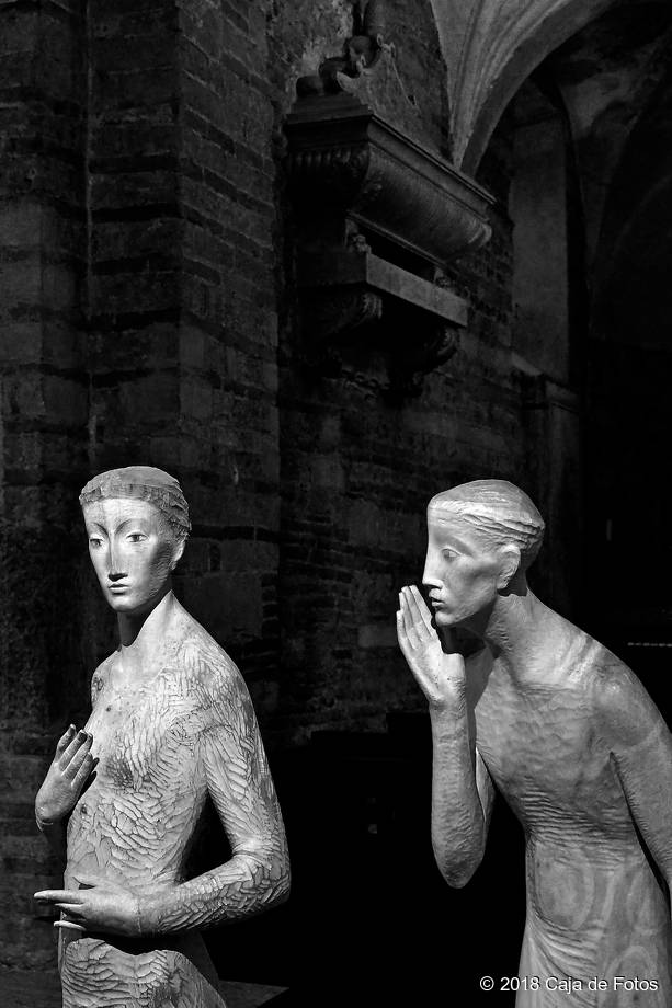 Verona. San Fermo Maggiore, Annunciation (Hermann Josef Runggaldier, 2009)