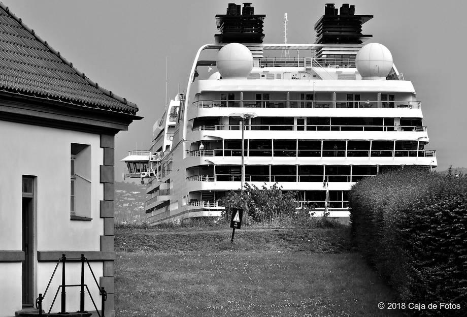 Bergen. Bergenhus, Skoltegrunnskaien