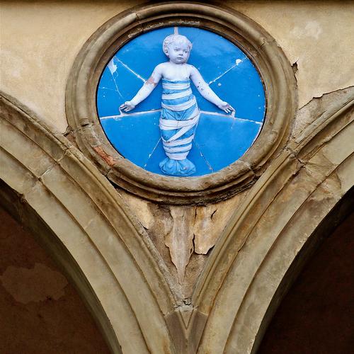 Florencia. Spedale degli Innocenti (Della Robbia, s.XV)